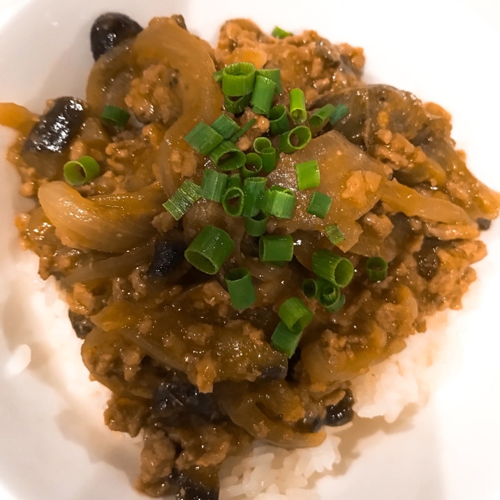 ピリ辛ナスの味噌煮丼